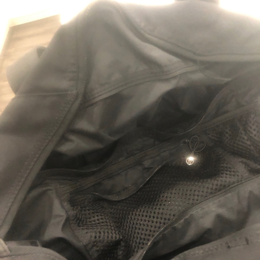 Lululemon free to be bag - Picture 5 of 6